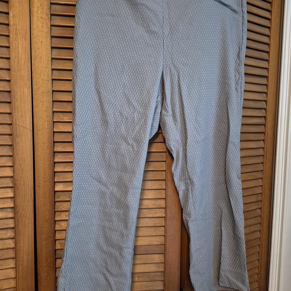 Elle Women's Blue Patterned Capris